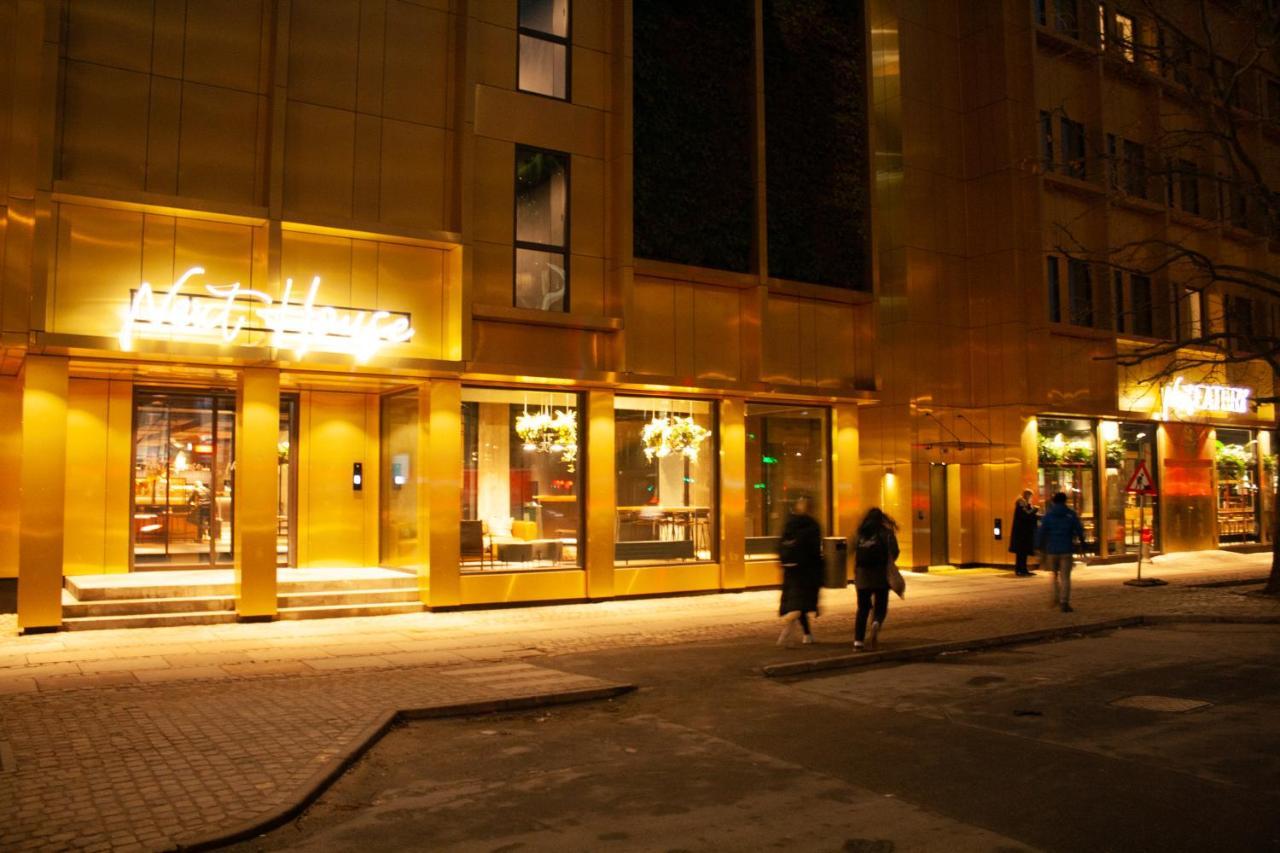 بيت شباب Next House كوبنهاجن المظهر الخارجي الصورة Night view of the hotel