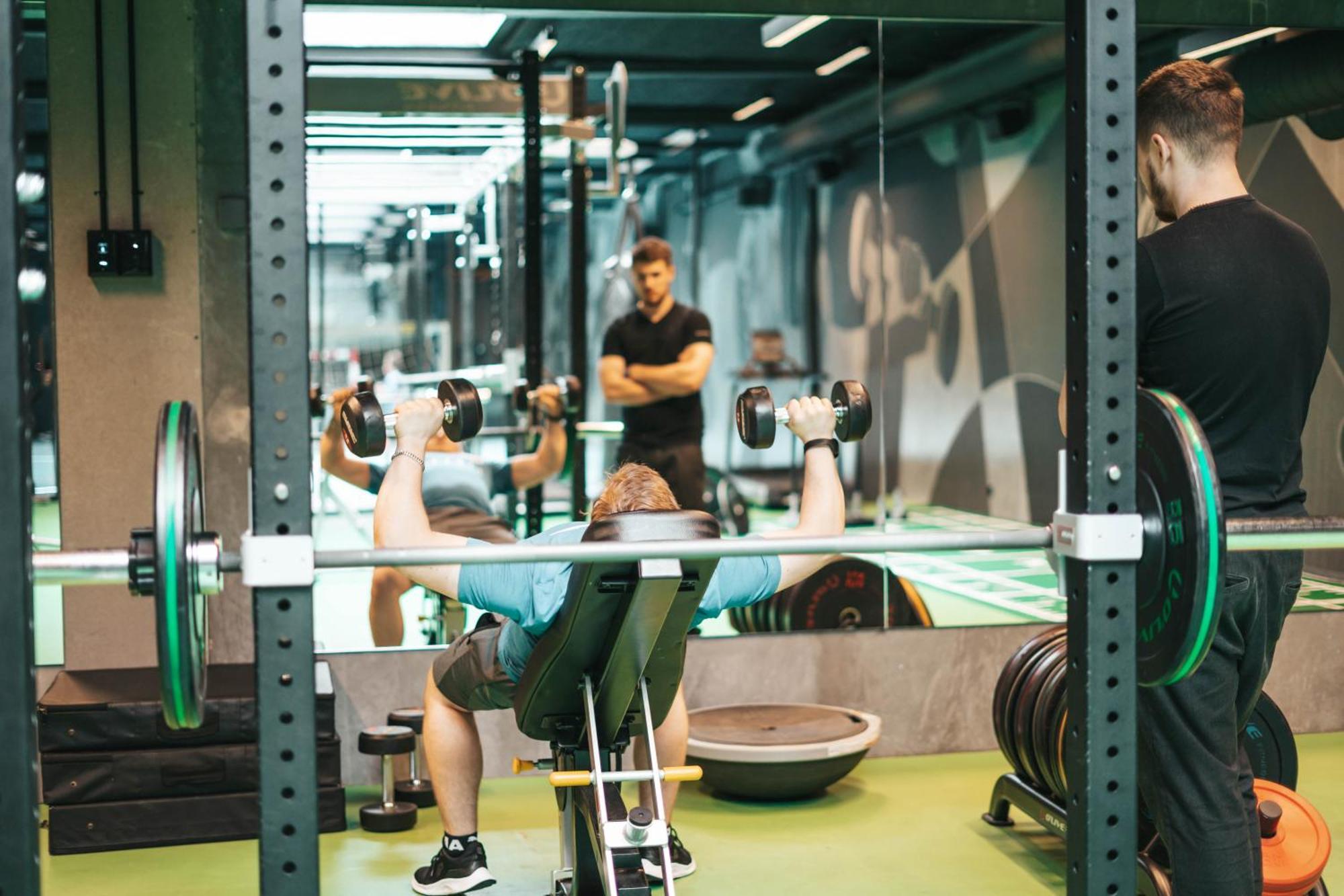 بيت شباب Next House كوبنهاجن المظهر الخارجي الصورة Personal training in a gym
